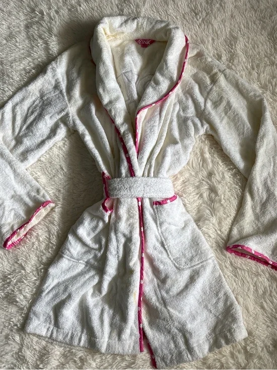 Pink Robe - Picture 3 of 6